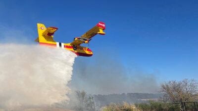 Super Scooper dropping water at the Ranch Road Fire.