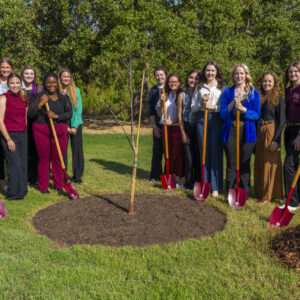 Tree dedication honors Dean’s Excellence Scholarships